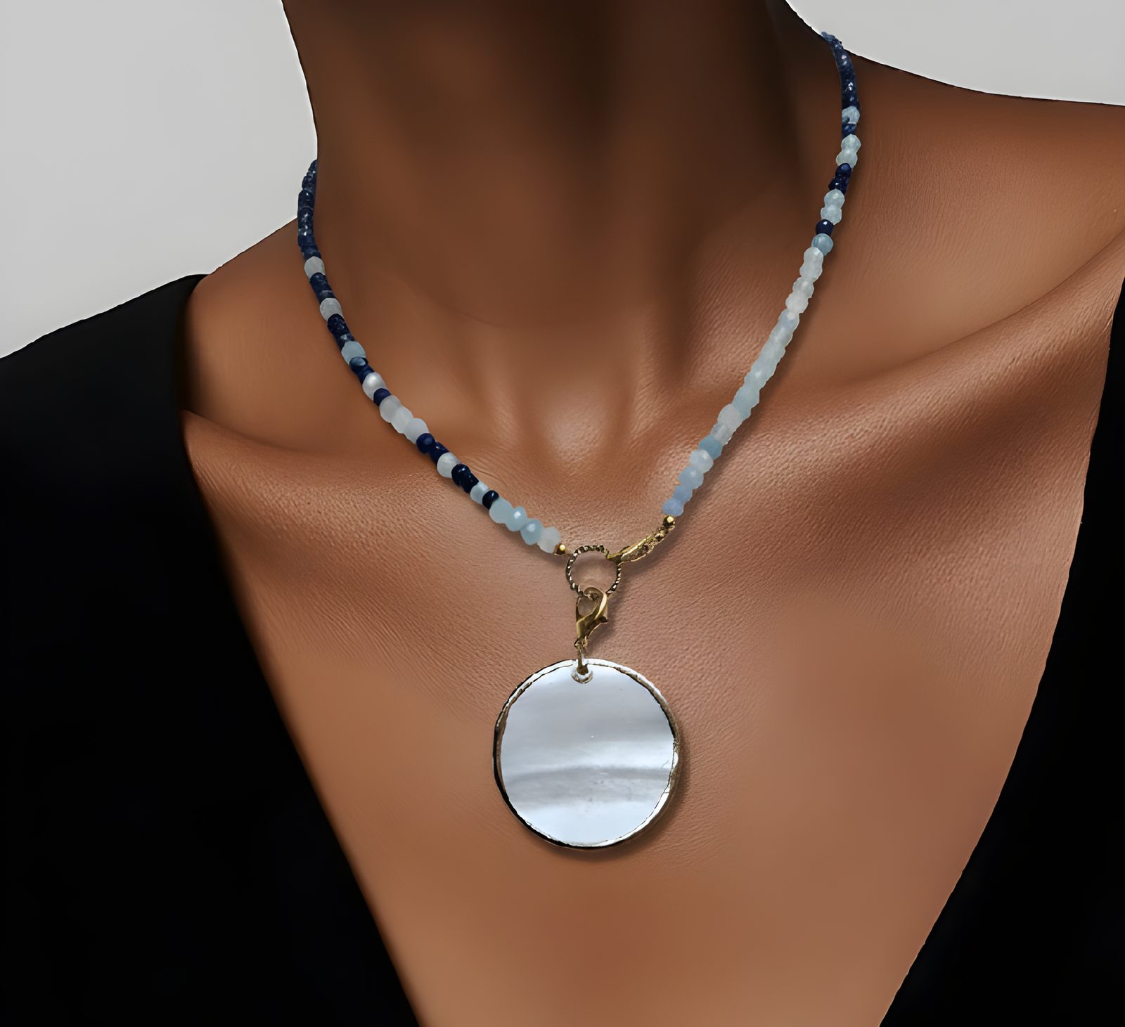 Acvamarina si lapis lazuli
