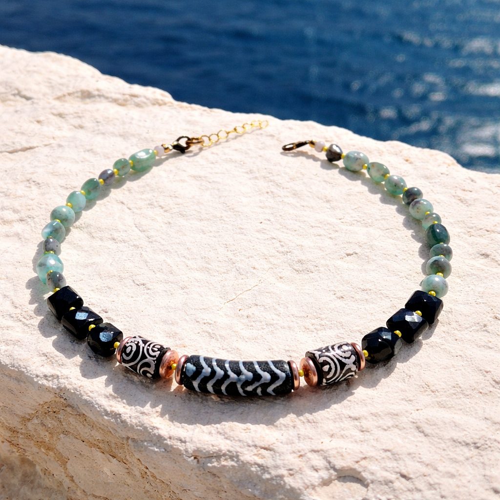 Onix, larimar, hematite, sticla Krobo si margele Myiuki
